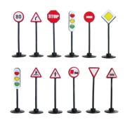 Игра "Дорожные знаки" 12 шт 8,5 см 593У